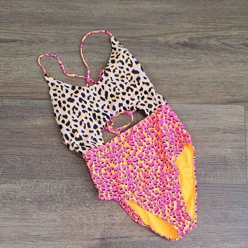 Arizona Jean Co One-piece Leopard Print Cut-Out Swimsuit Juniors Size M